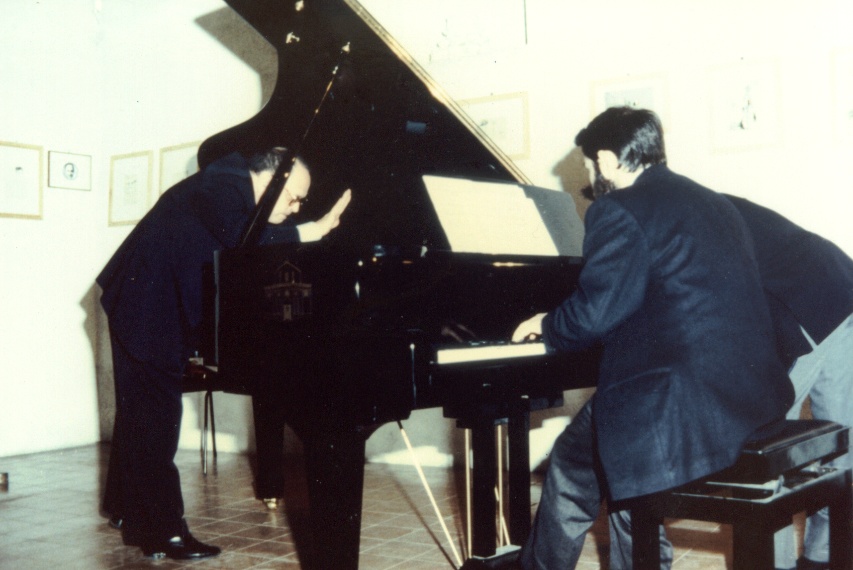 Al pianoforte Mauro Castellano